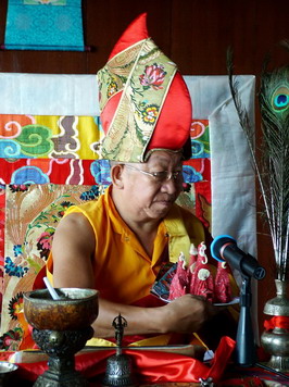 Rinpoche u vrijeme davanja terma-inicijacija