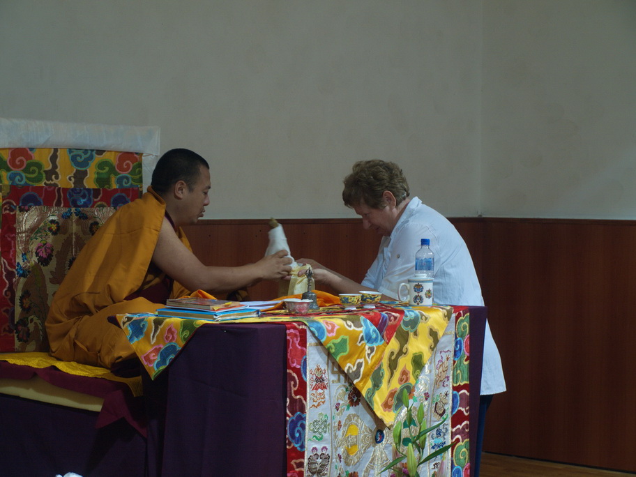 Prinos koji simbolizira Buddhino tijelo.