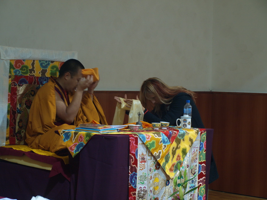 Prinos koji simbolizira Buddhin govor.